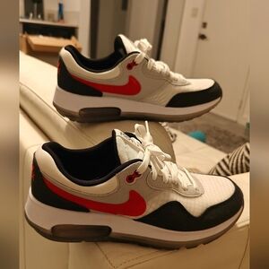 Nike MOTIFF Air Max Size 7M